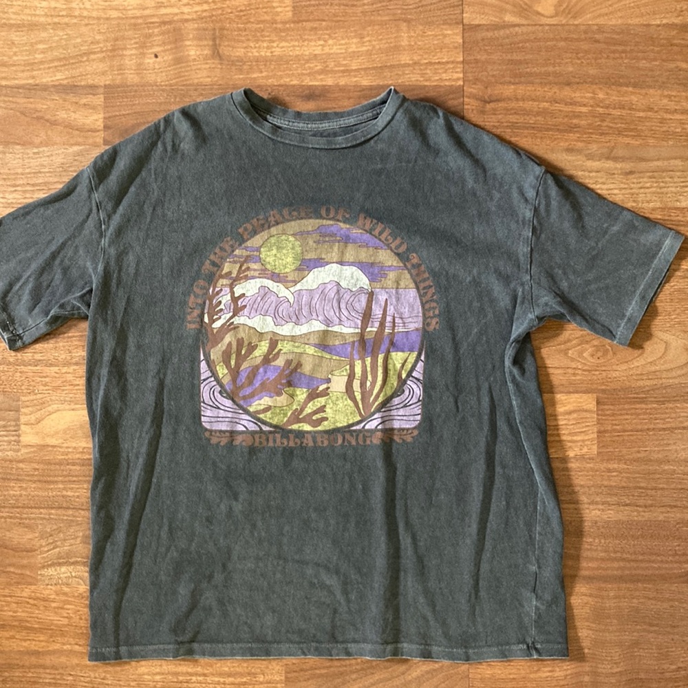 Gray graphic tee